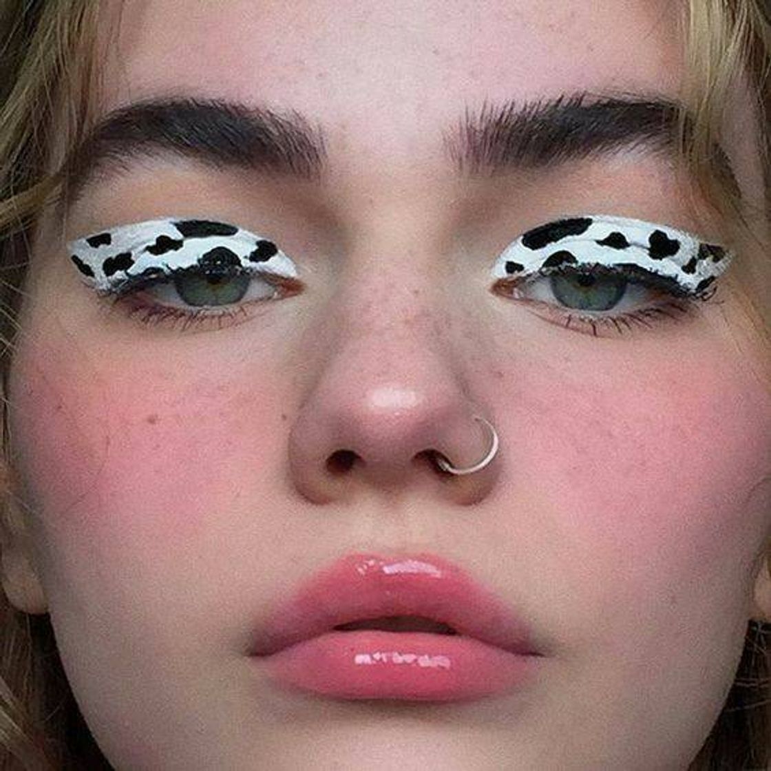 Fashion cow makeup