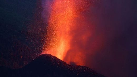 Volcán en erupcion 