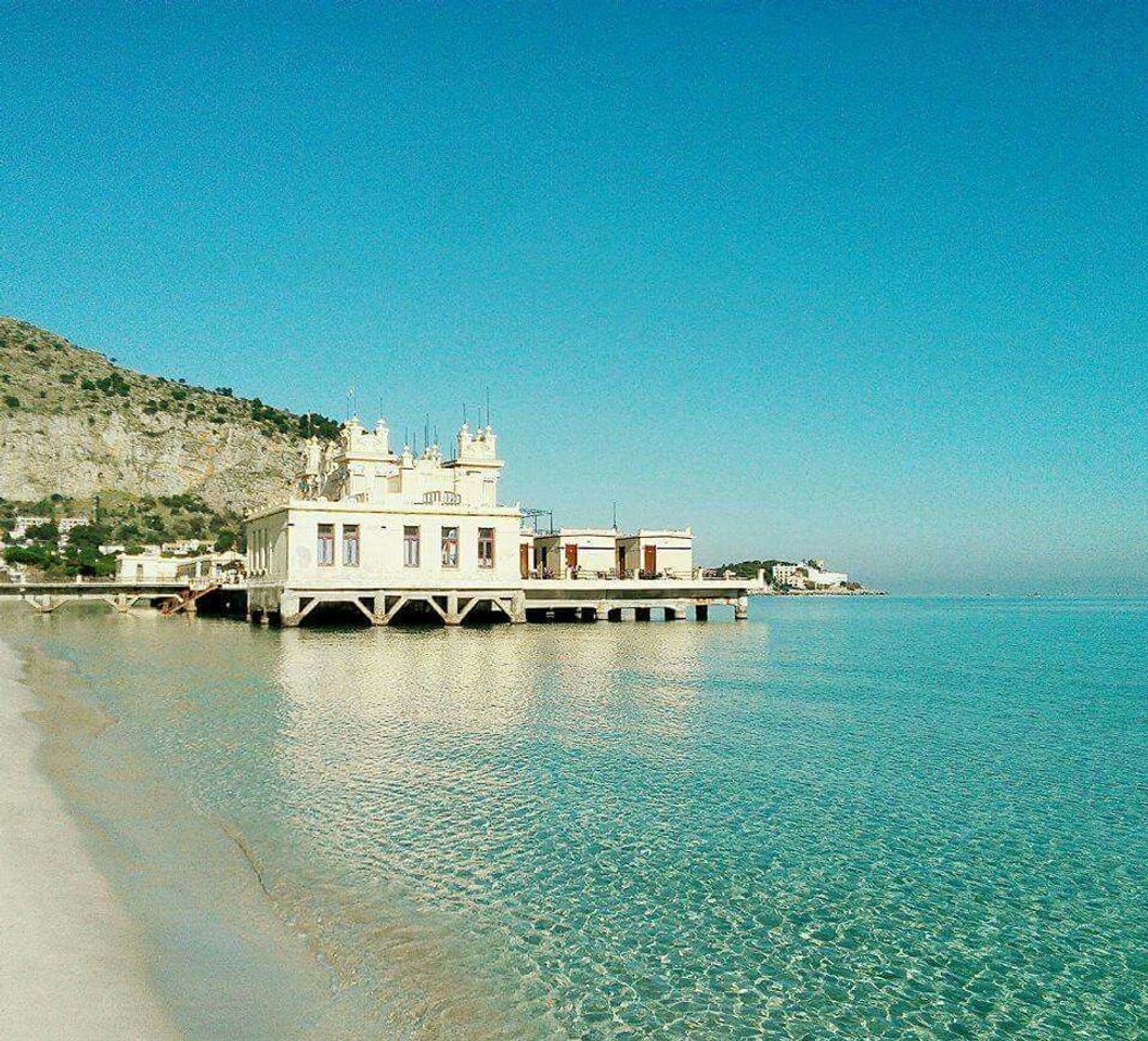 Place Mondello Beach