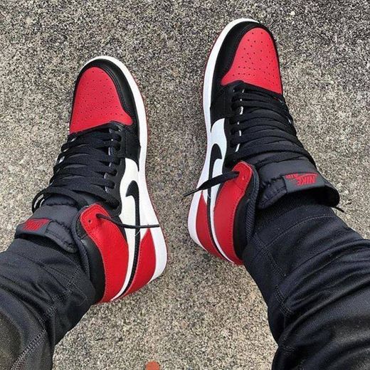 AIR JORDAN 1 MID