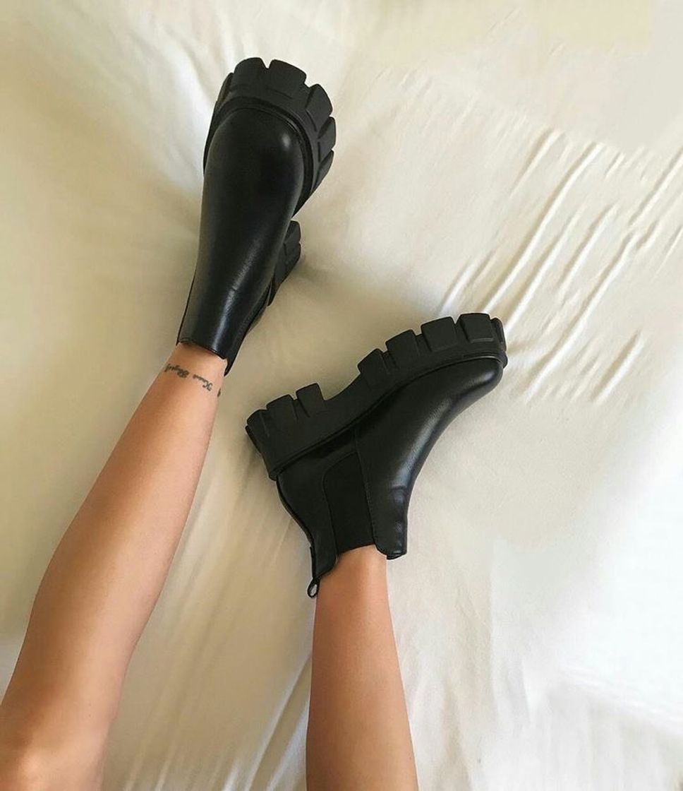 Fashion black boots 