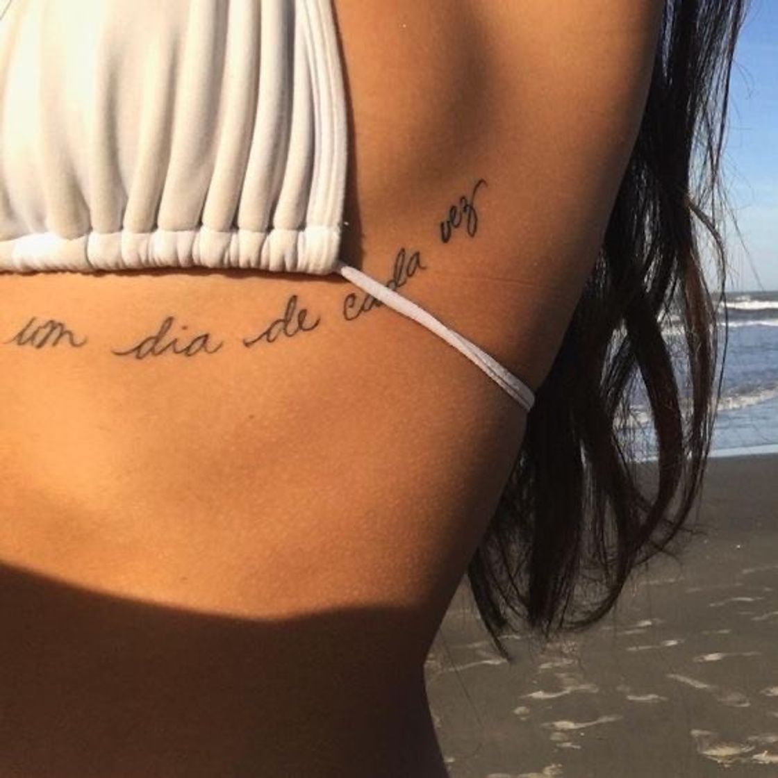 Social Tatuagem feminina delicada 