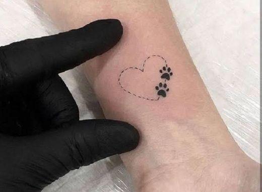 Essa tatuagem é para os amantes de cachorro, assim como eu