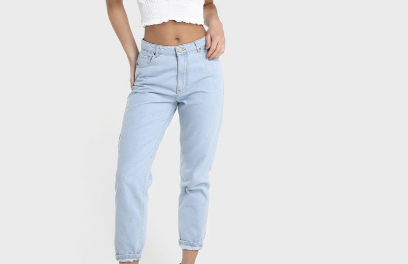 Moda calça jeans mom