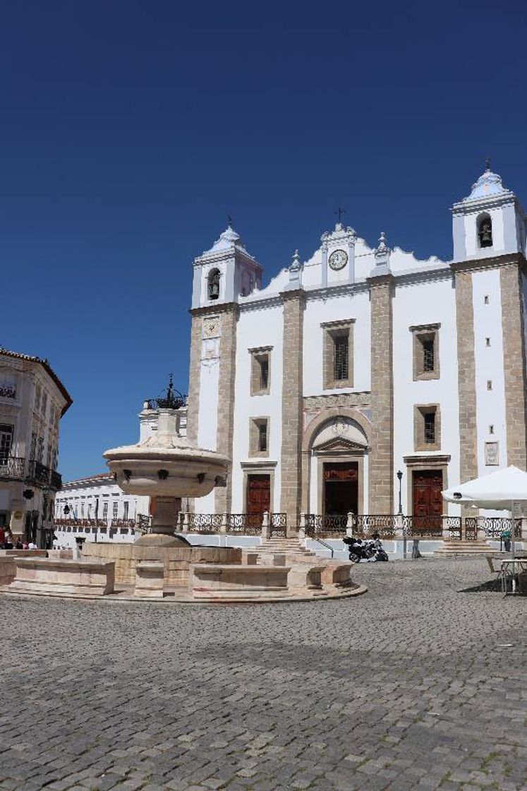 Lugar Praça do Giraldo