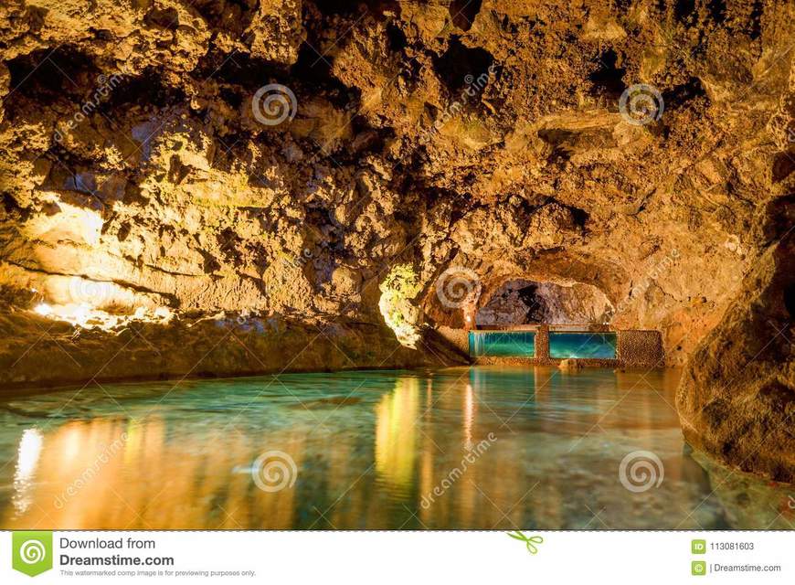 Place Grutas de São Vicente