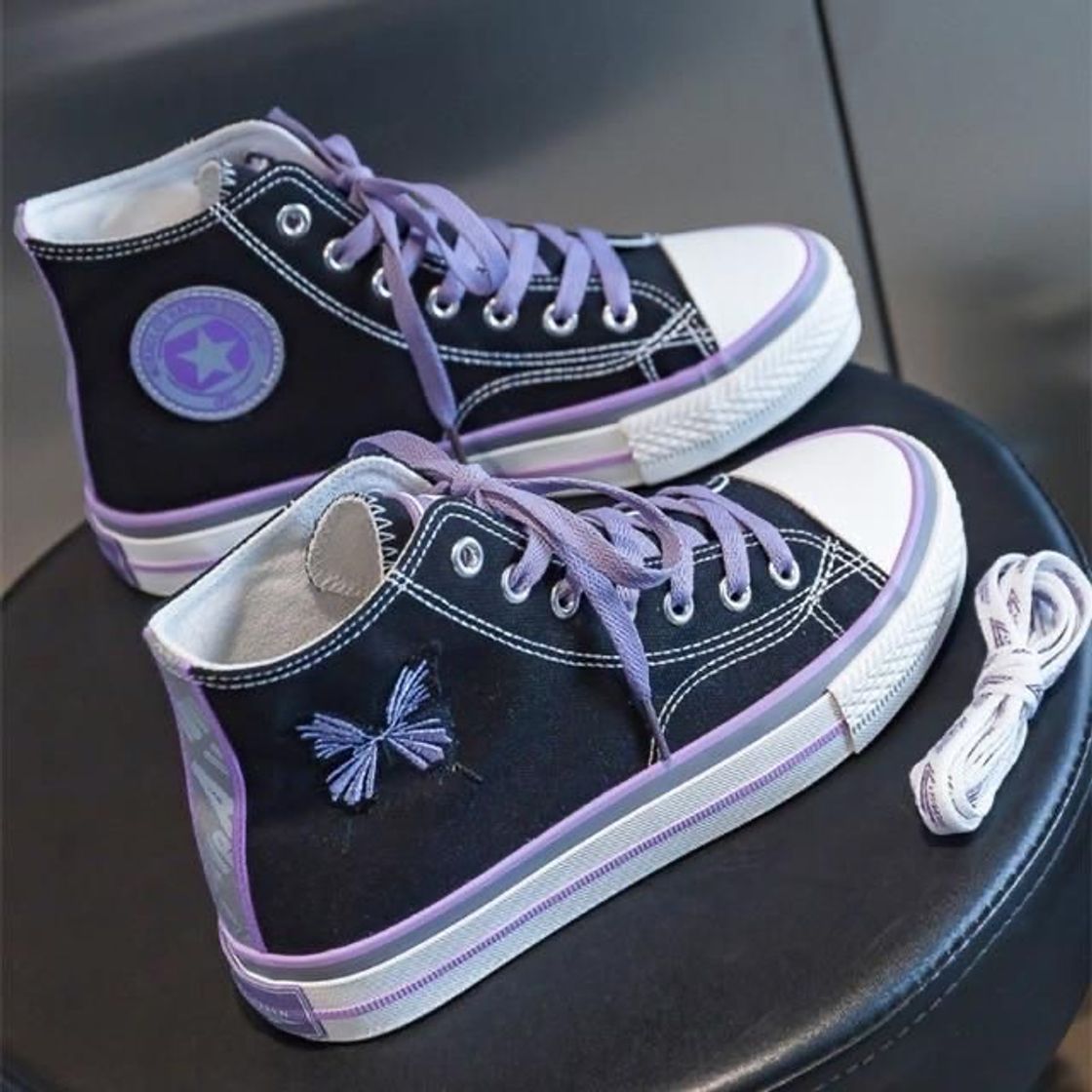 Moda Tênis all star cano médio preto e roxo 