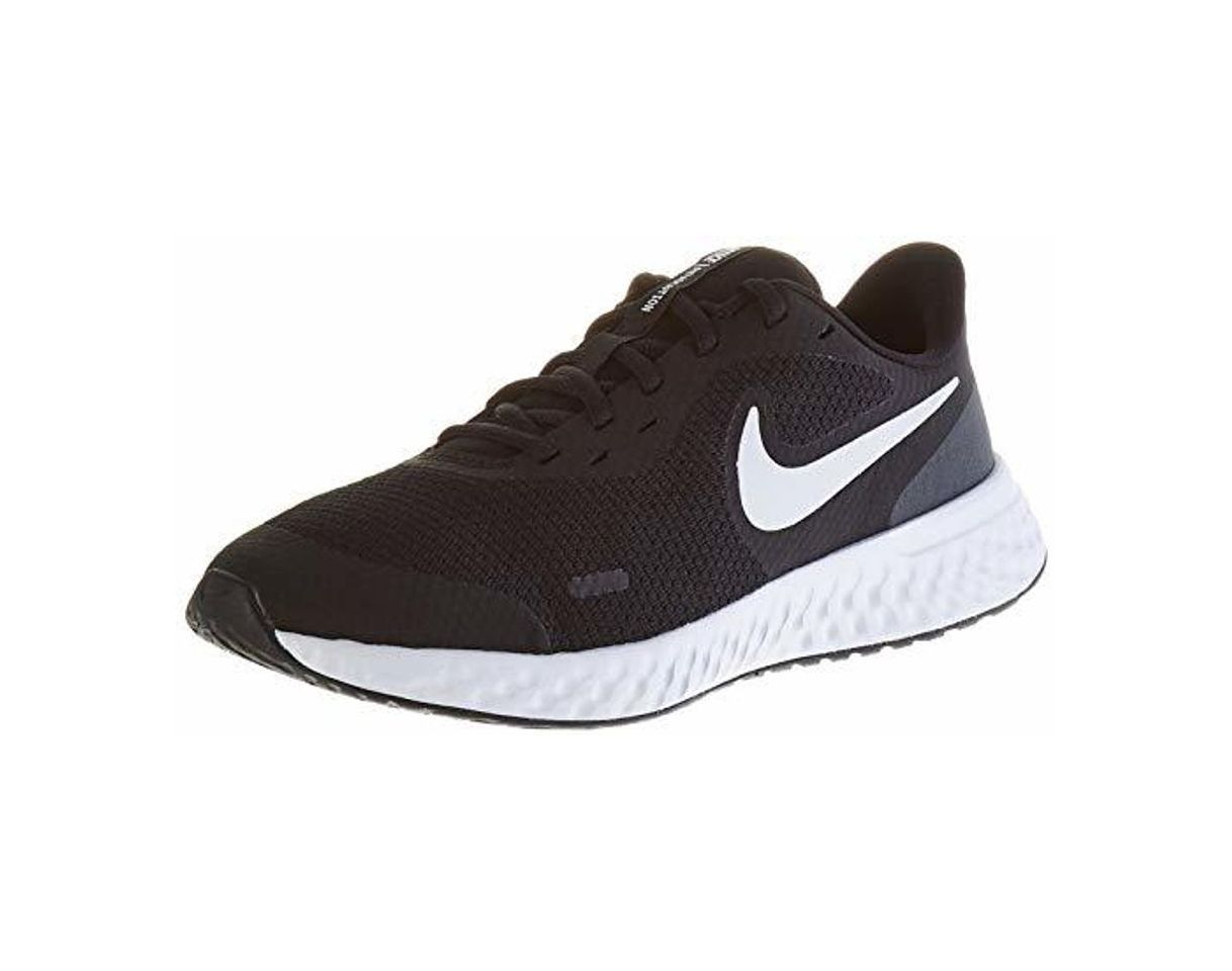 Social Nike Revolution 5