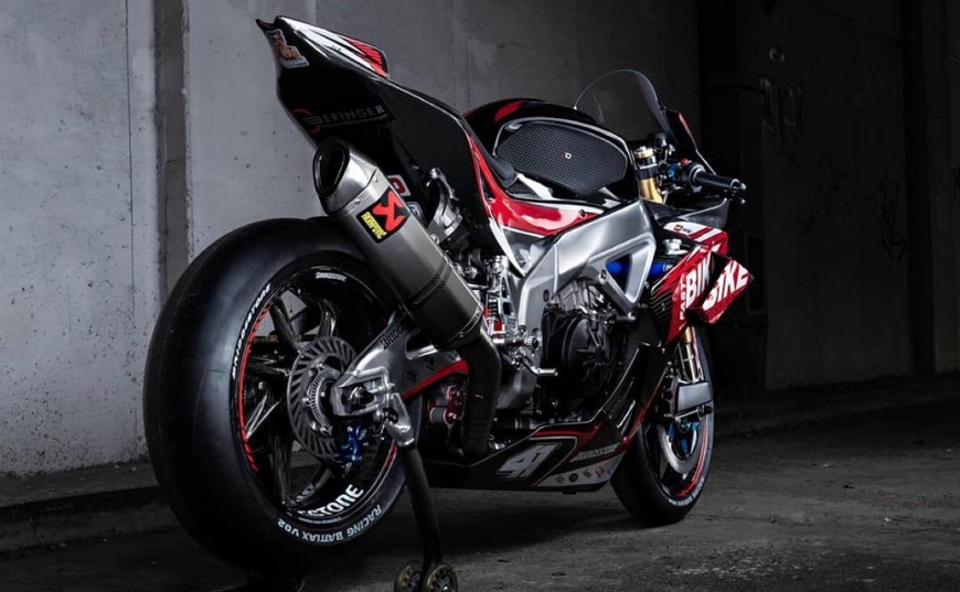 Moda Aprilia rsv4 1100