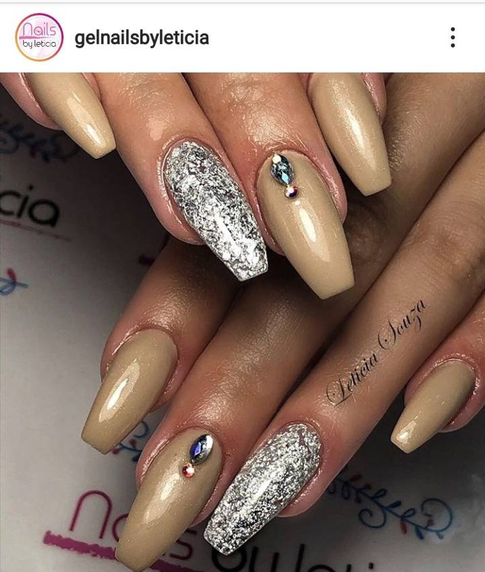 Moda Nude Nails