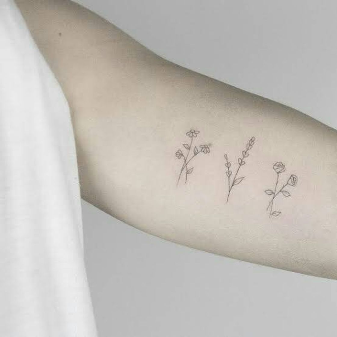 Moda Essas tatuagens florais são as coisas mais delicadas 