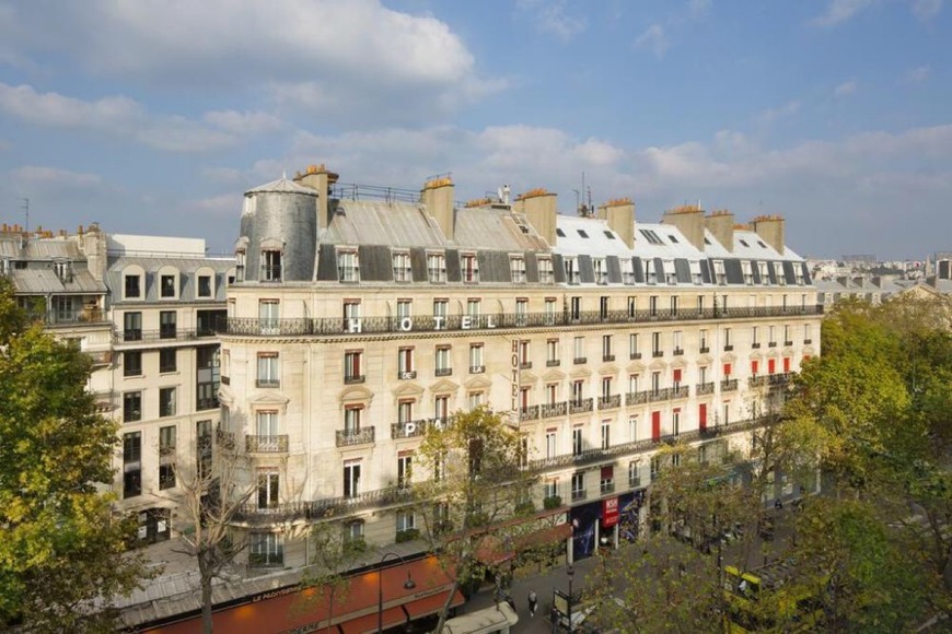 Place Hôtel Paix République Paris