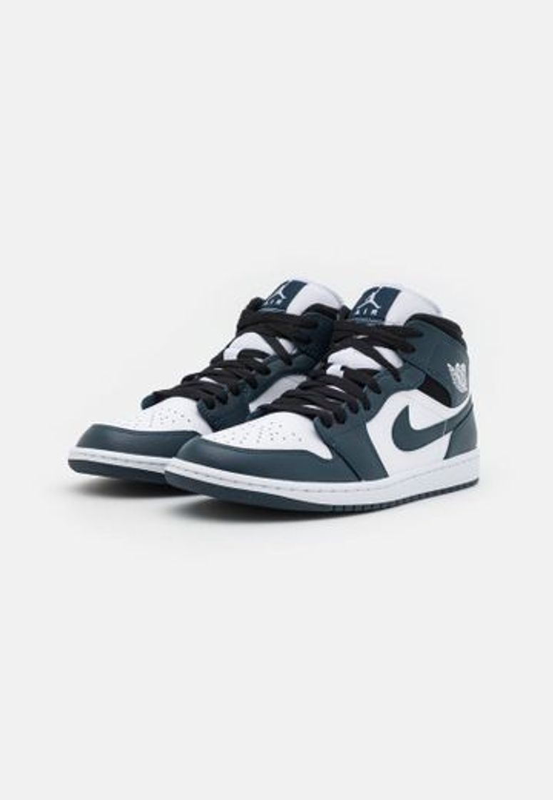 Social Nike Air Jordan 1 Mid