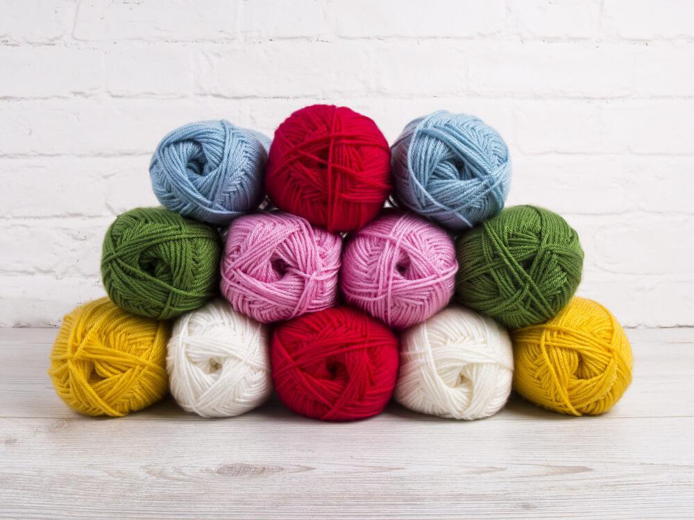 Producto Buy Deramores Studio DK Acrylic Yarn