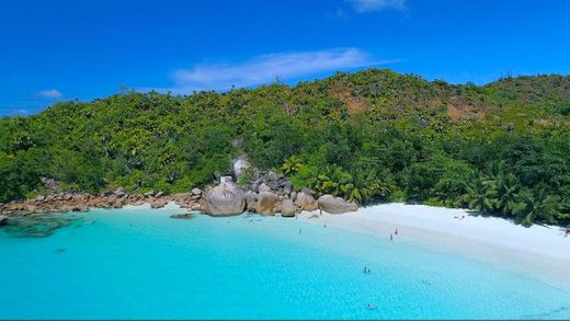 Anse Lazio