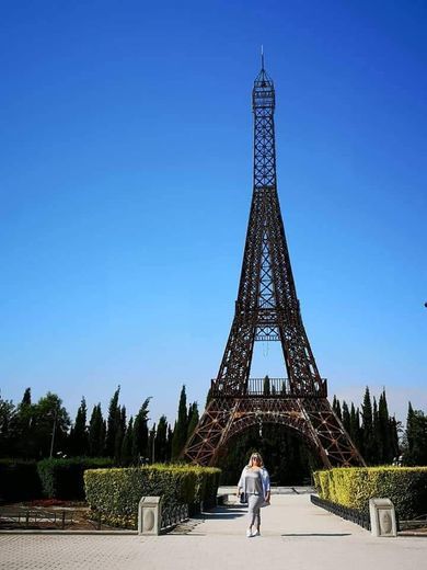 Place Torre Eiffel