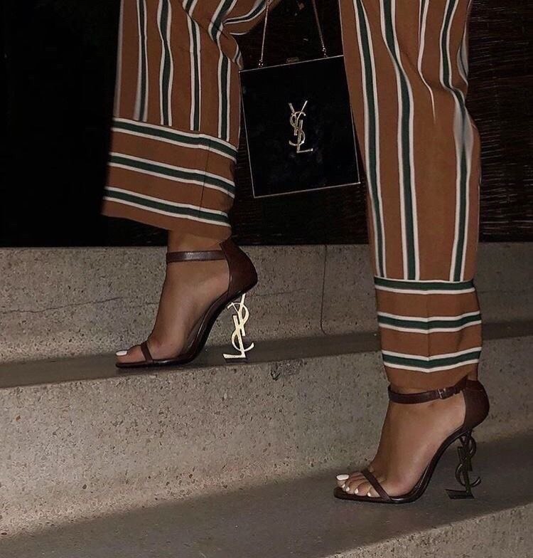 👠