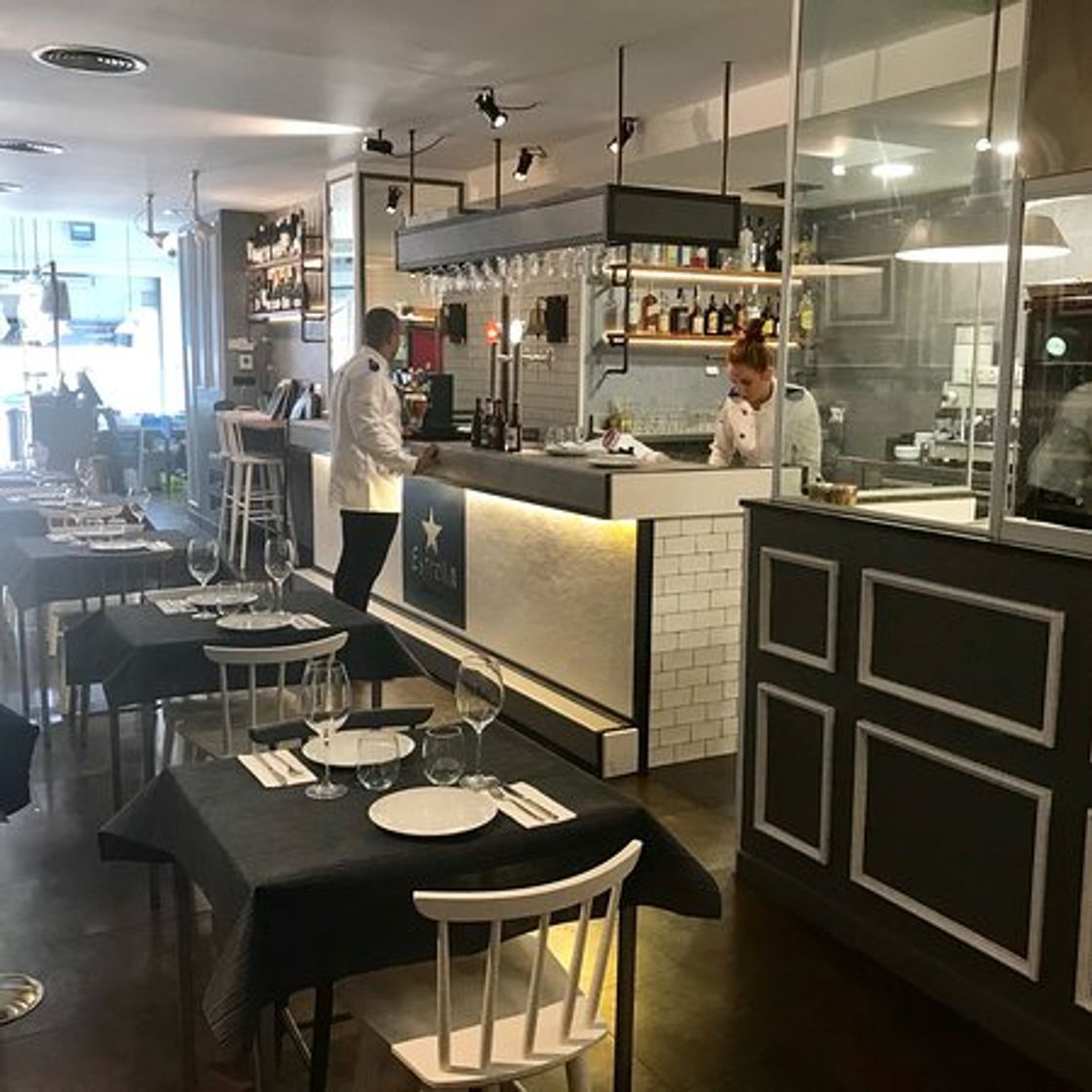 Restaurants RESTAURANT CARAVISTA