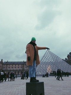 Place Museo del Louvre