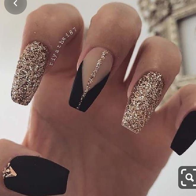 Moda Unhas preto/dourado🖤