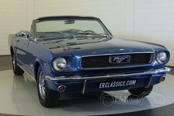 Moda 66' Ford Mustang cabrio