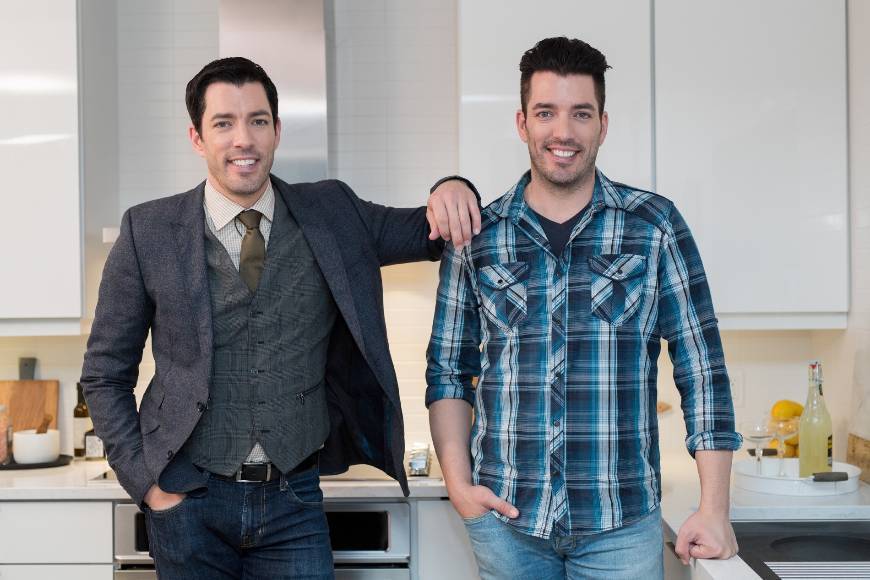 Moda Property Brothers - buying and selling