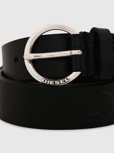 B-RING
Belt with lettering in leather