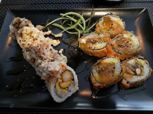 Fujiyama Sushi Bar & Asian Cuisine