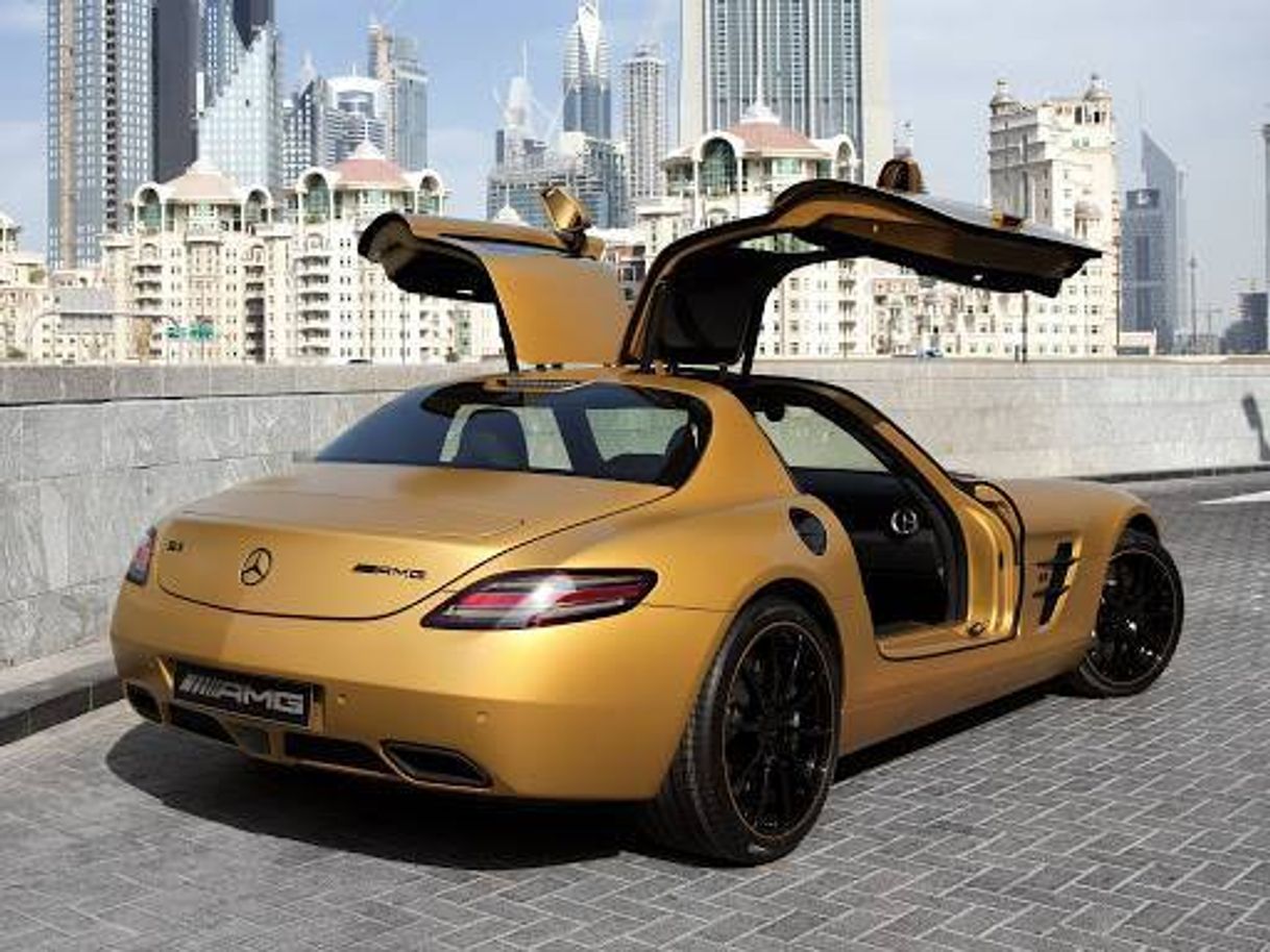 Moda Mercedes Benz SLS AMG desert