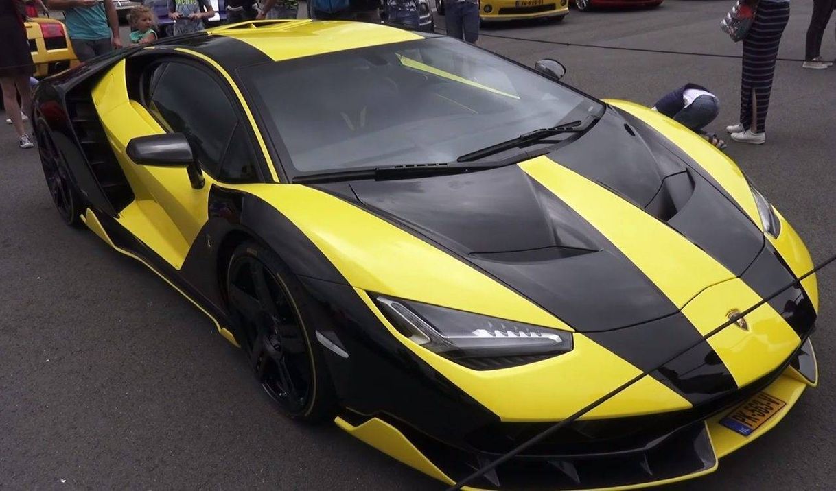 Moda Lamborghini Aventador Black and Yellow 