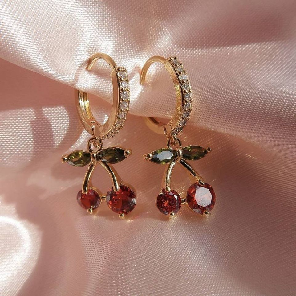 Social Aretes