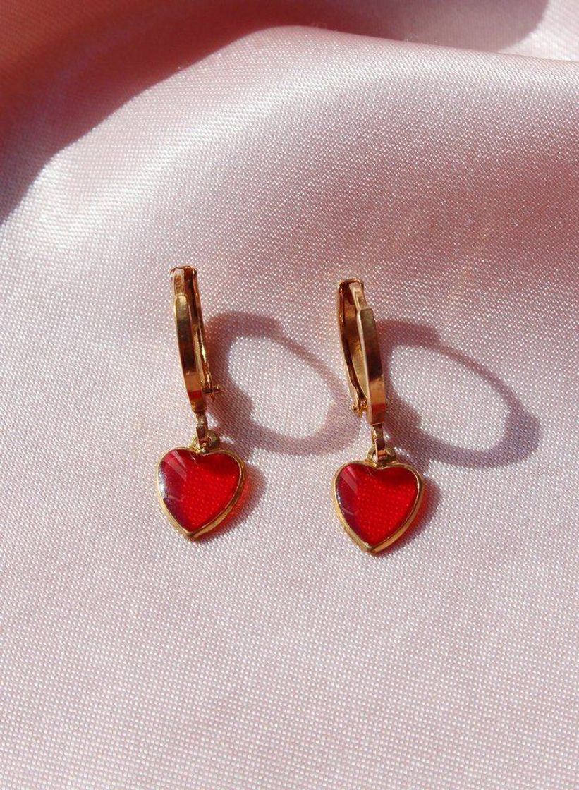 Social Aretes