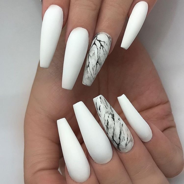 Fashion White Nails 