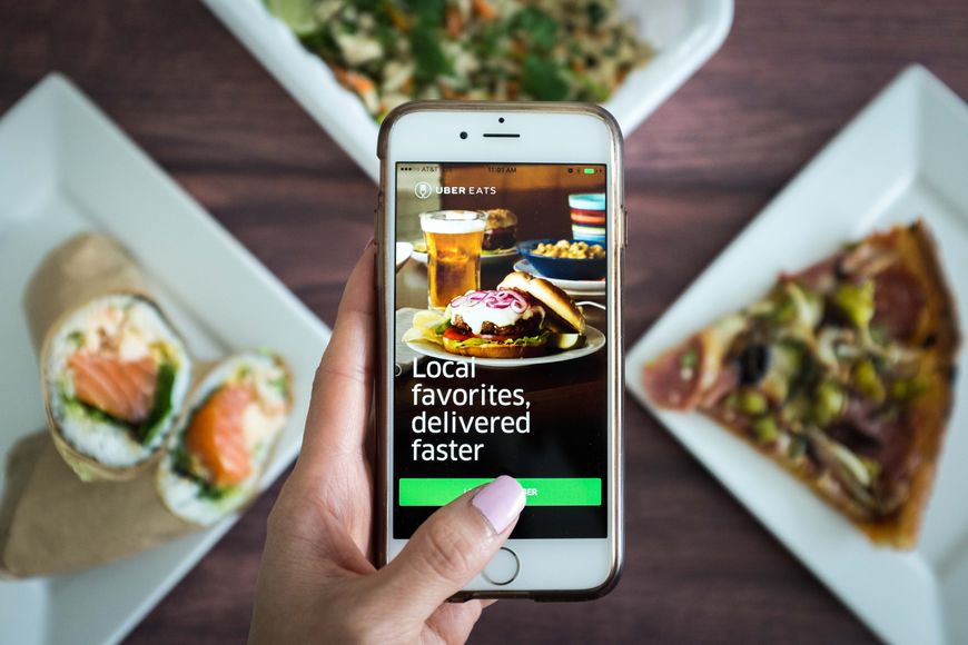 Moda Uber Eats: Food Delivery and Takeout | Order Online