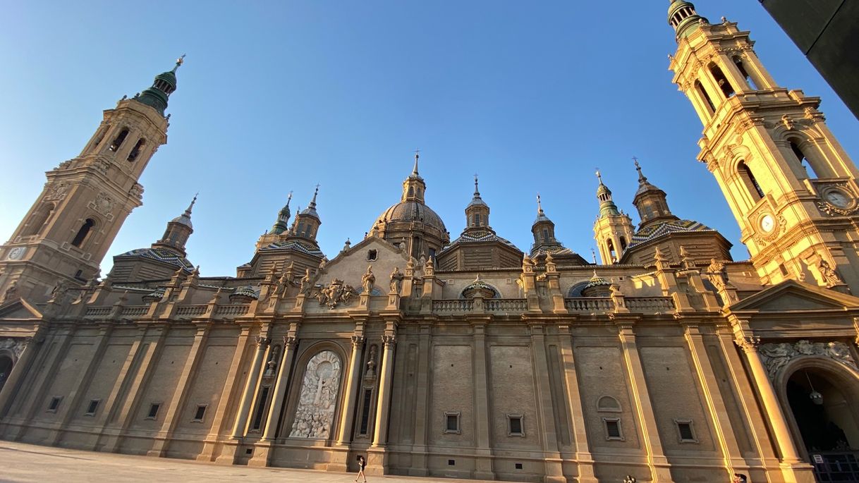 Place Basílica de Nuestra Señora del Pilar