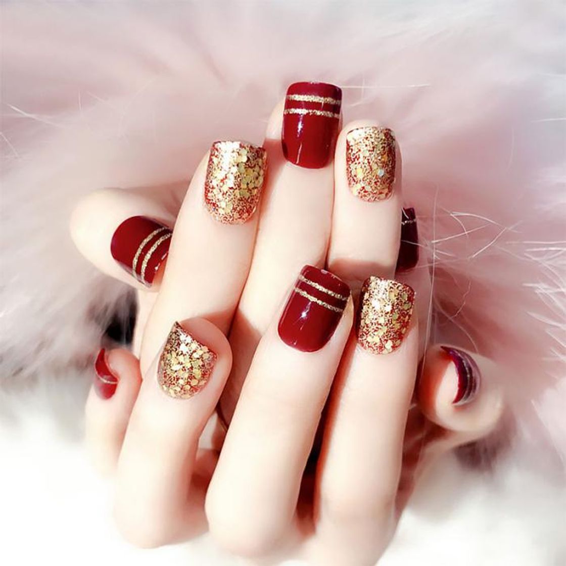 Fashion Handcess Uñas postizas ovaladas Vino brillante Presione sobre uñas Uñas cortas rojas Cubierta completa Puntas de uñas falsas para mujeres y niñas