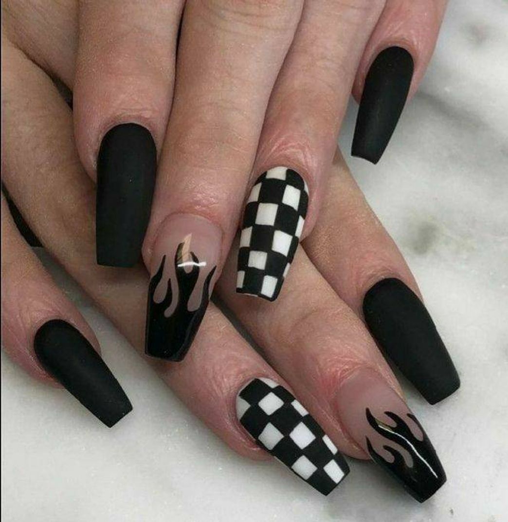 Fashion nails 