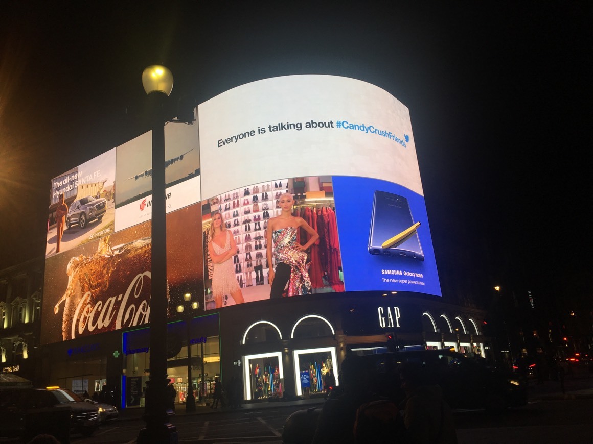 Lugar Piccadilly Circus