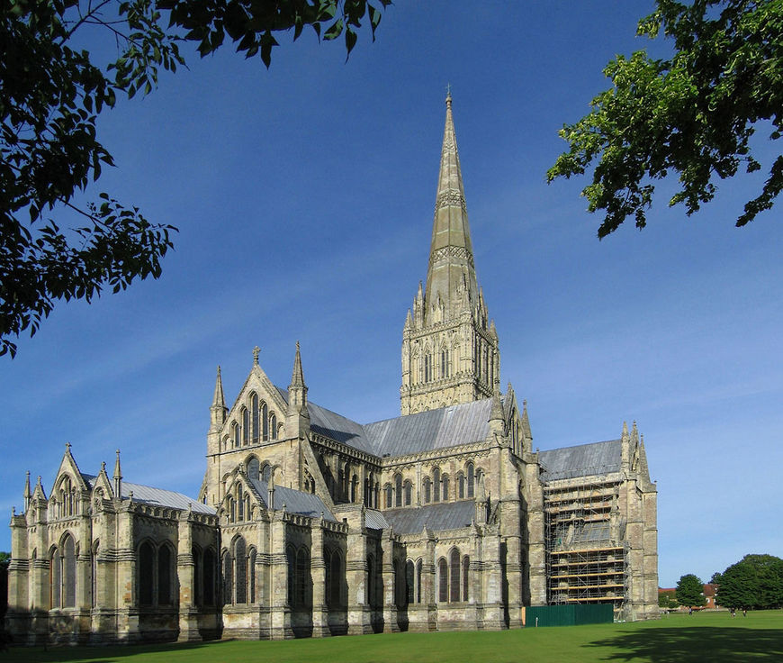 Place Salisbury Cathedral