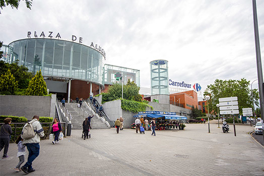 Lugar Centro Comercial Plaza Aluche