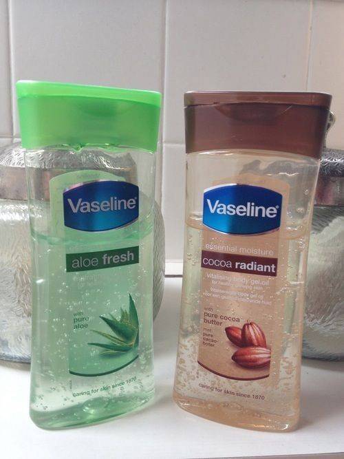 Place Vaseline Lip Therapy Rosy Lips