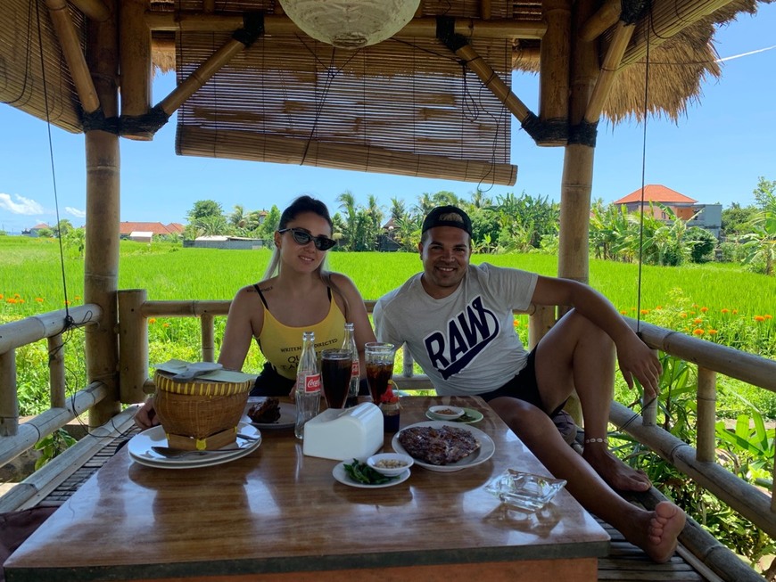 Restaurantes warung cantik ikan bakar kimbaran