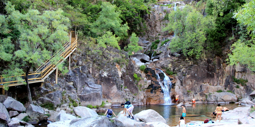 Place Cascata de Várzeas