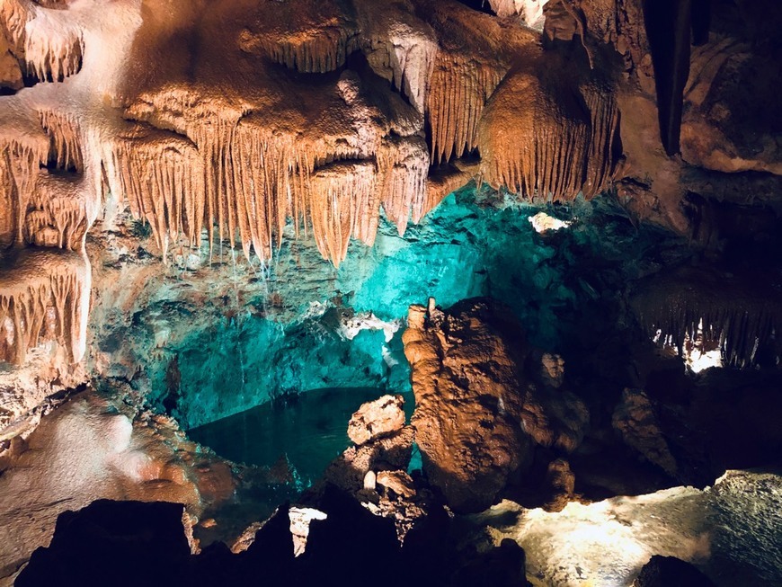 Lugar Grutas de Mira de Aire - Empreendimentos Turisticos e Espeleológicos S.A