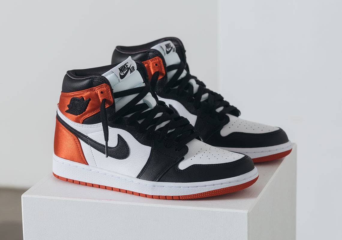 Fashion Jordan 1 orange satin black toe