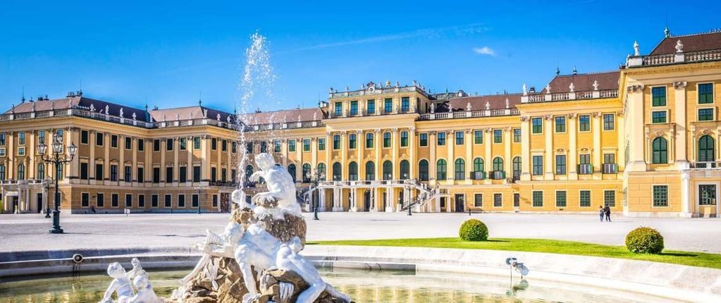 Place Schönbrunn Palace