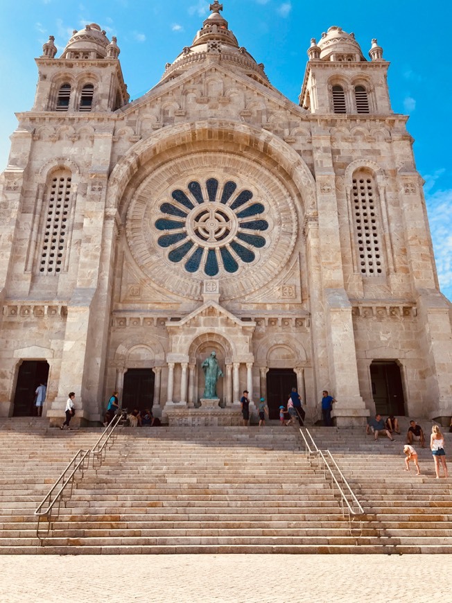 Lugar Santuário do Monte de Santa Luzia