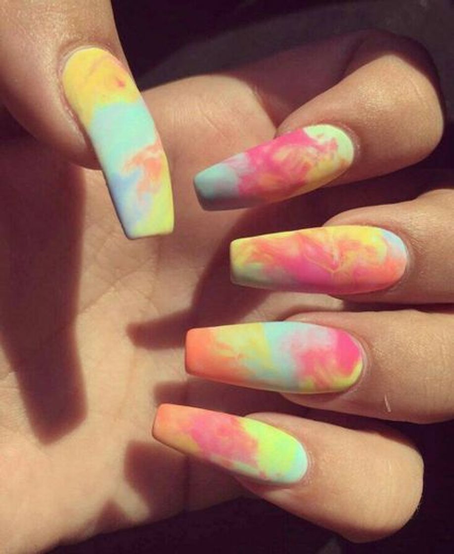 Social Tie-dye Nails