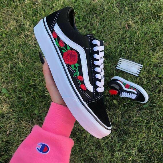 Moda Vans n' roses 🌹🌹