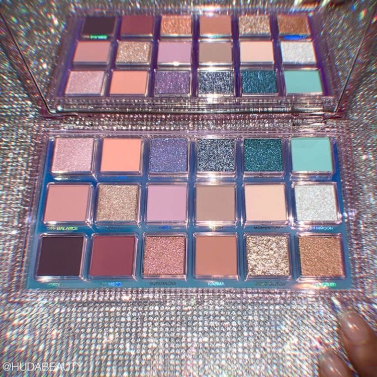 Belleza Huda Beauty Mercury Retrograde Palette